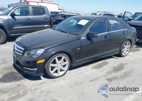 2012 Mercedes-Benz C 250 Sport из США, поврежденный, VIN WDDGF4HB3CR222452